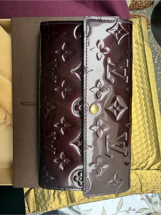 Louis Vuitton Handbags - Louis Vuitton Vernis Sarah Wallet Burgundy Patent Leather Monogram Box Dust Bag